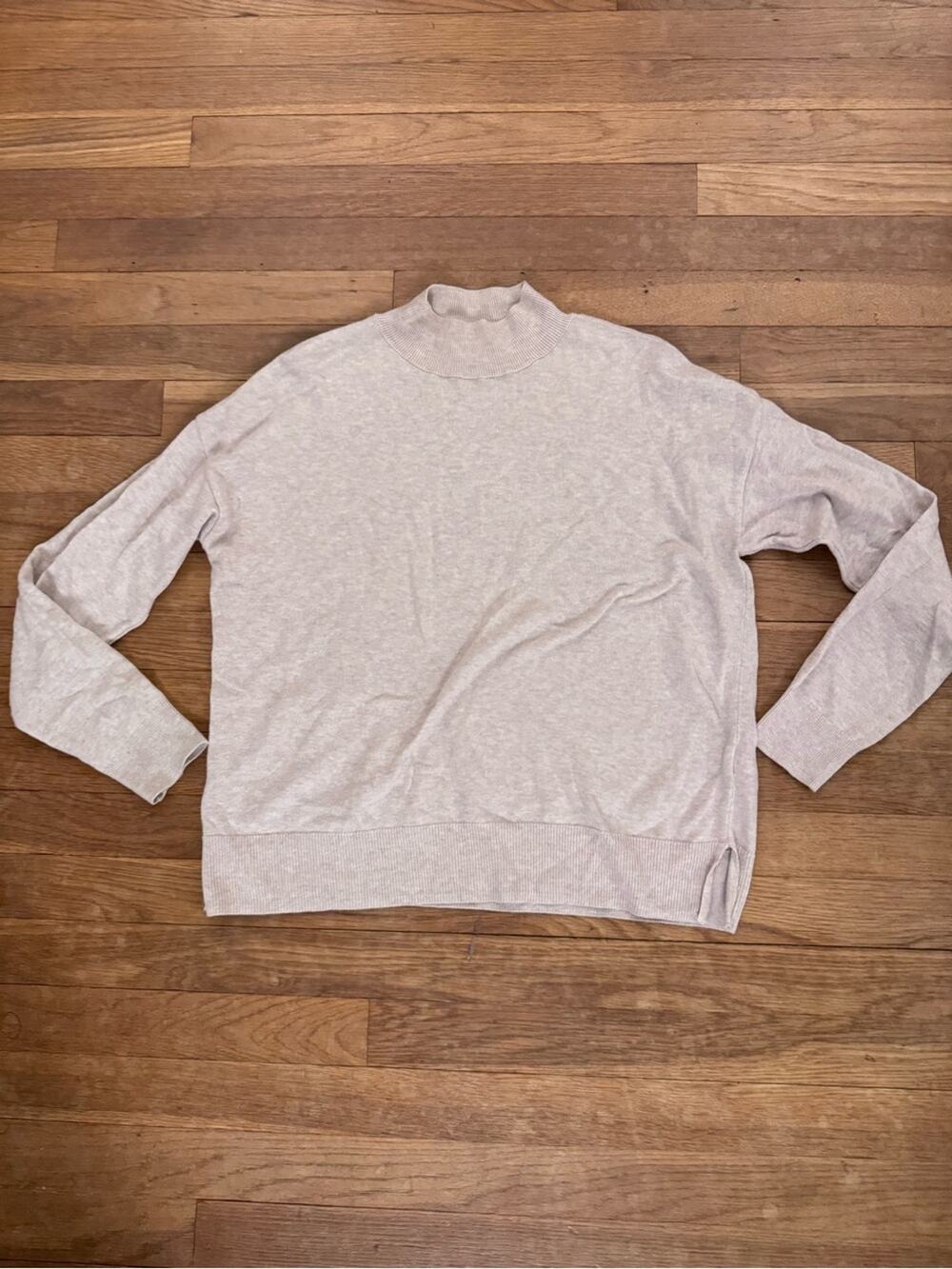 Old Navy Women's Mock Neck Sweater - Size S
 b4
